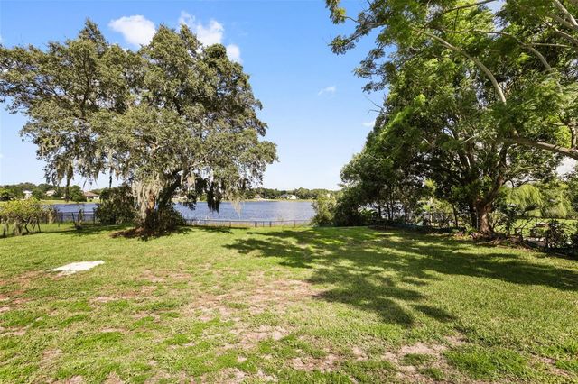 5554 PALM LAKE CIRCLE, Orlando, FL 32819