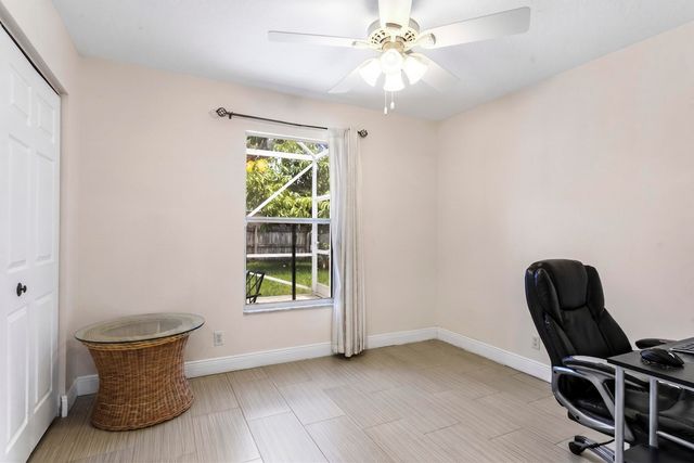 106 Venetian Lane, Royal Palm Beach, FL 33411