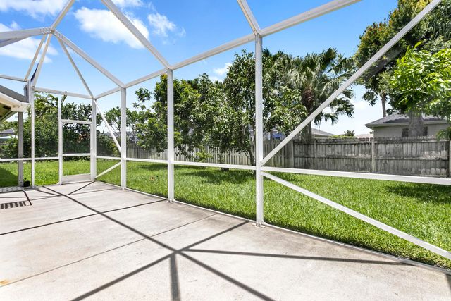 106 Venetian Lane, Royal Palm Beach, FL 33411