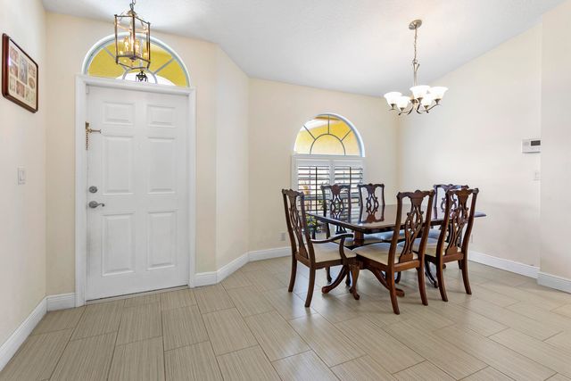 106 Venetian Lane, Royal Palm Beach, FL 33411