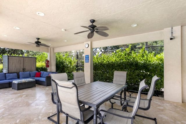 106 Venetian Lane, Royal Palm Beach, FL 33411