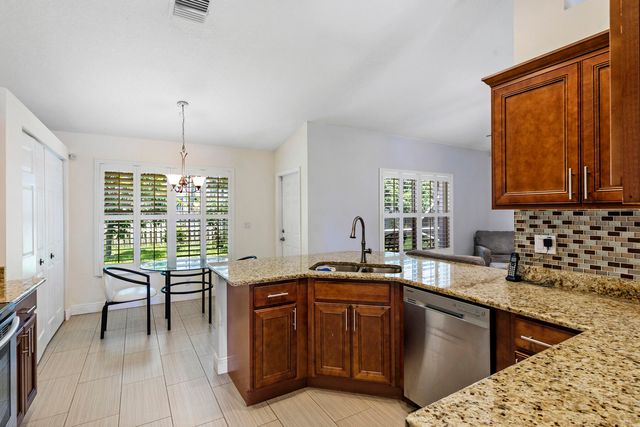 106 Venetian Lane, Royal Palm Beach, FL 33411