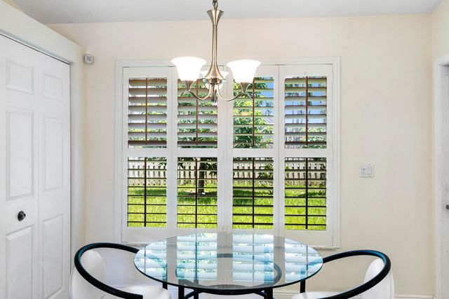 106 Venetian Lane, Royal Palm Beach, FL 33411