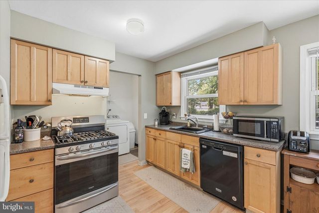 402 CEDAR DR, Lanoka Harbor, NJ 08734