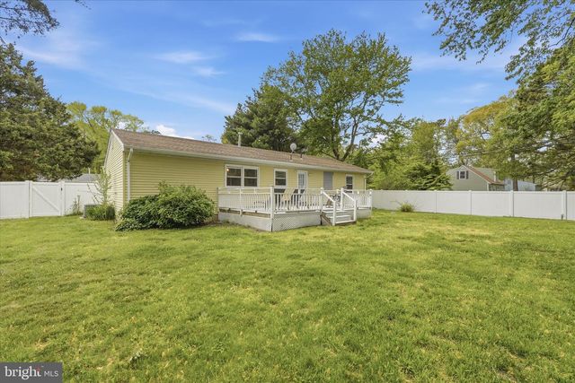 402 CEDAR DR, Lanoka Harbor, NJ 08734
