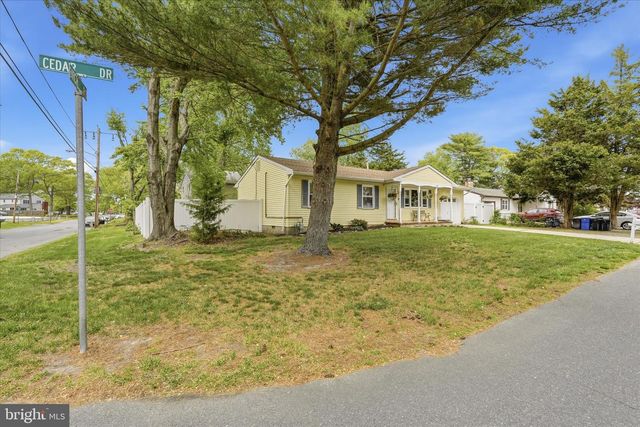 402 CEDAR DR, Lanoka Harbor, NJ 08734