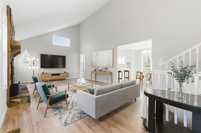 107 Spring Way, Woodstock, GA 30189