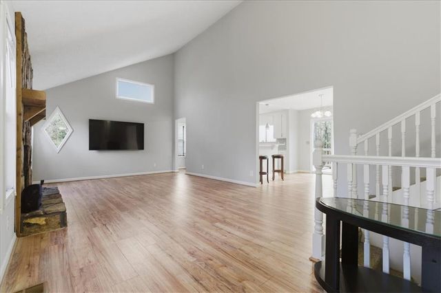 107 Spring Way, Woodstock, GA 30189