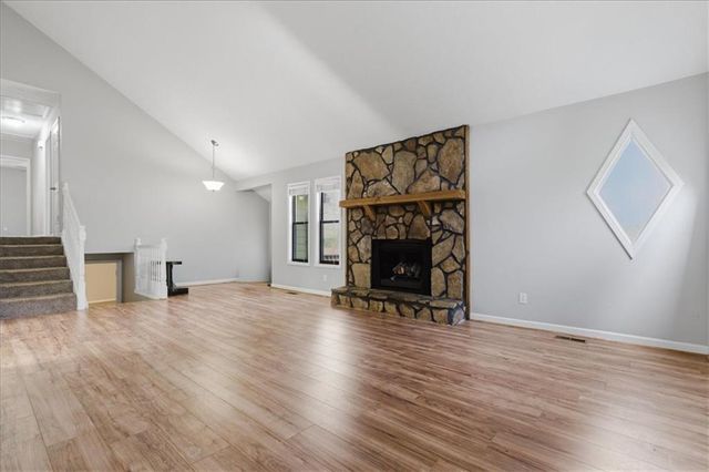 107 Spring Way, Woodstock, GA 30189