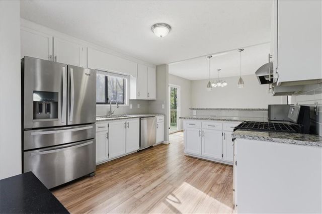 107 Spring Way, Woodstock, GA 30189