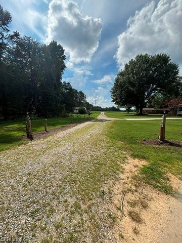 1192 N Main Street, Kernersville, NC 27284