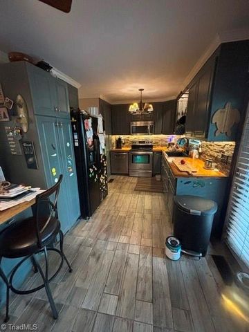 1192 N Main Street, Kernersville, NC 27284