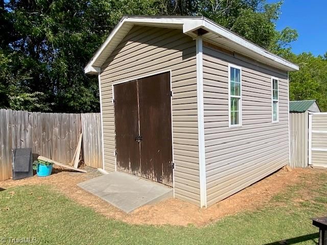 168 Underwood Drive, Thomasville, NC 27360