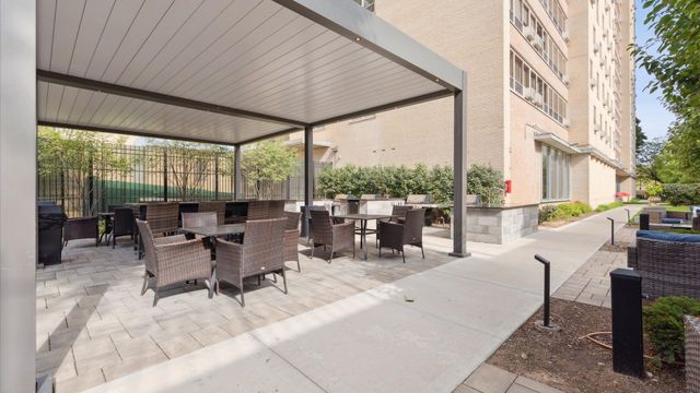 3950 N Lake Shore Drive 1706, Chicago, IL 60613