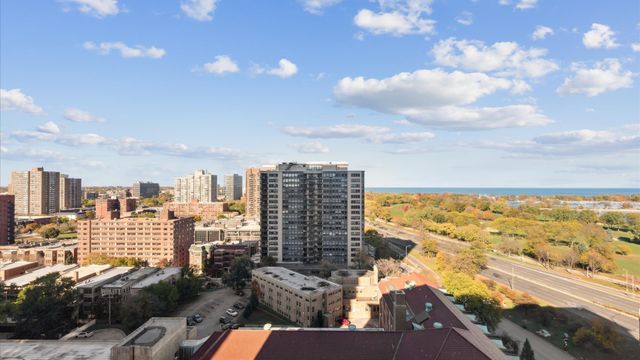 3950 N Lake Shore Drive 1706, Chicago, IL 60613
