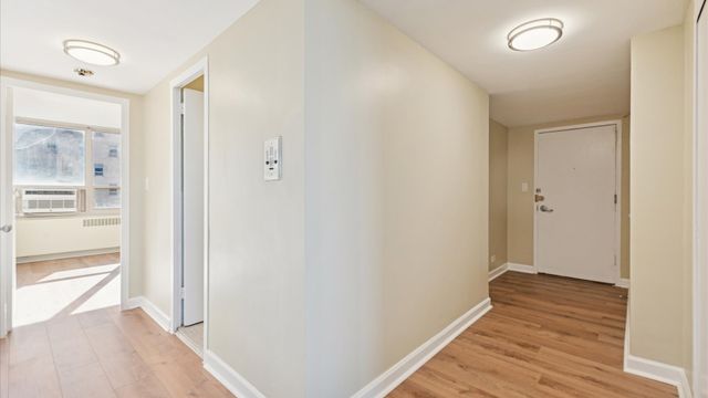 3950 N Lake Shore Drive 1706, Chicago, IL 60613