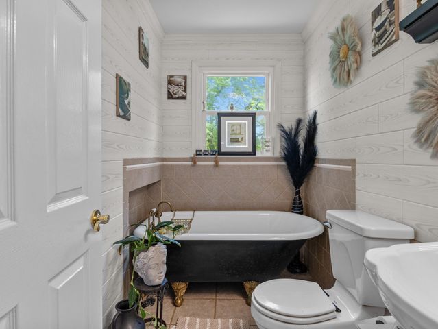 2728 Compton Bridge Road, Campobello, SC 29322