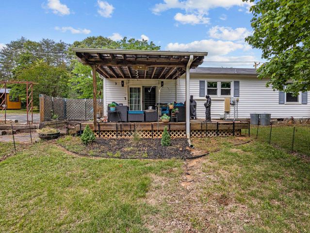 2728 Compton Bridge Road, Campobello, SC 29322