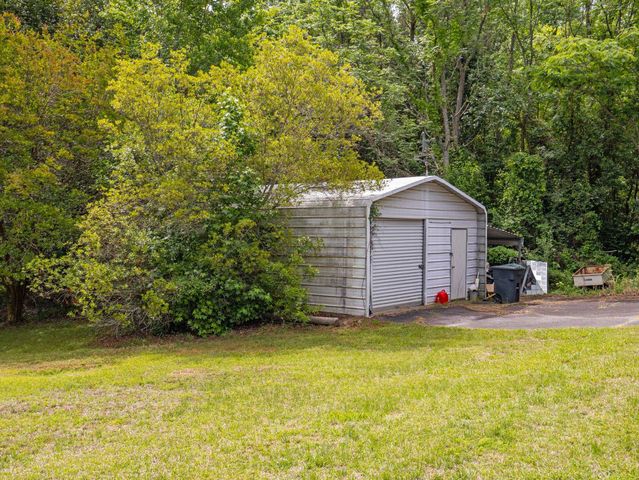 2728 Compton Bridge Road, Campobello, SC 29322