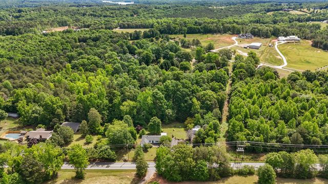 2728 Compton Bridge Road, Campobello, SC 29322
