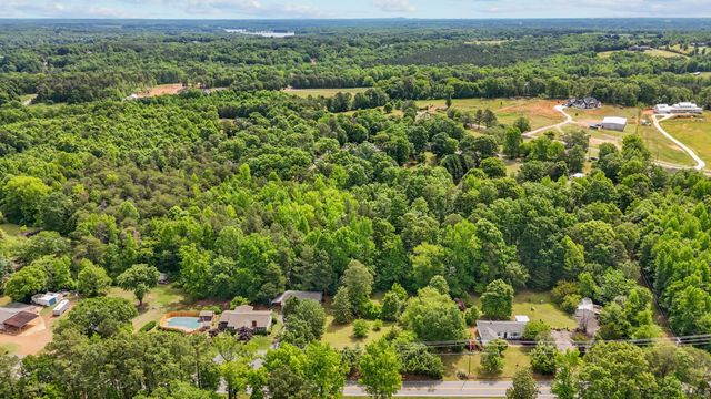 2728 Compton Bridge Road, Campobello, SC 29322