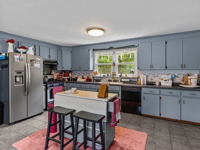 2728 Compton Bridge Road, Campobello, SC 29322