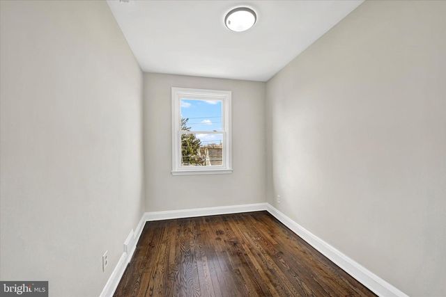 54 WILTSHIRE RD, Essex, MD 21221