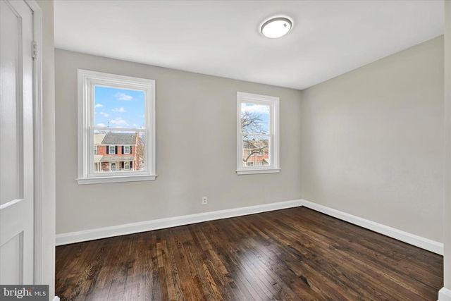 54 WILTSHIRE RD, Essex, MD 21221