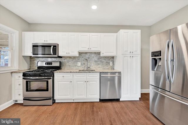 54 WILTSHIRE RD, Essex, MD 21221