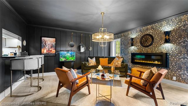 4301 Heatherwood Drive, Milford, MI 48381