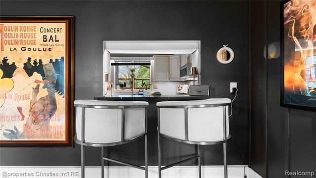 4301 Heatherwood Drive, Milford, MI 48381