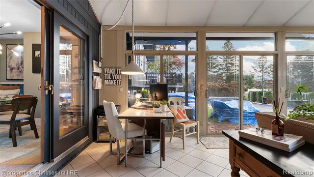 4301 Heatherwood Drive, Milford, MI 48381