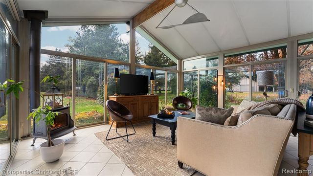 4301 Heatherwood Drive, Milford, MI 48381