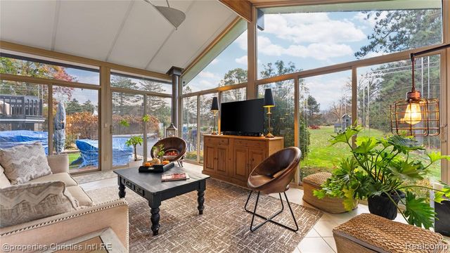 4301 Heatherwood Drive, Milford, MI 48381