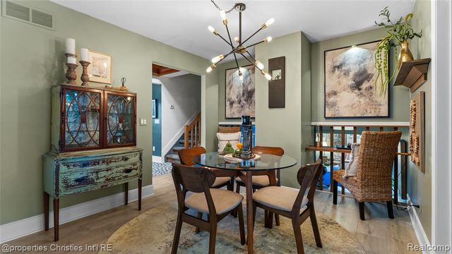 4301 Heatherwood Drive, Milford, MI 48381