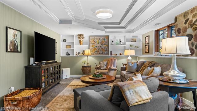 4301 Heatherwood Drive, Milford, MI 48381