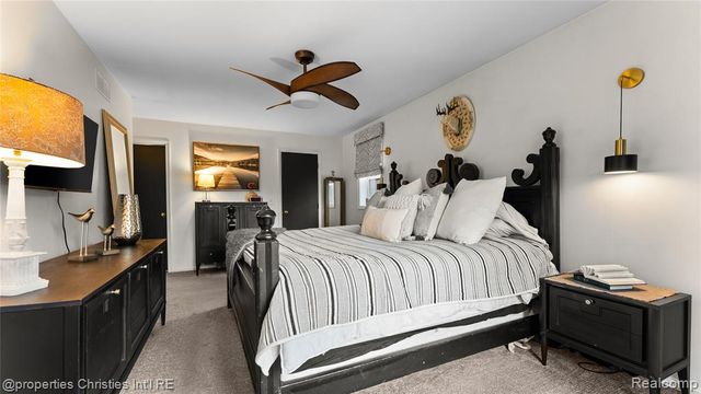 4301 Heatherwood Drive, Milford, MI 48381