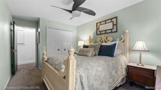 4301 Heatherwood Drive, Milford, MI 48381