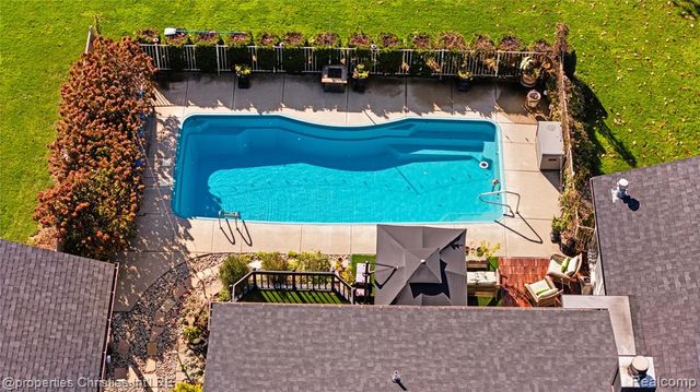 4301 Heatherwood Drive, Milford, MI 48381