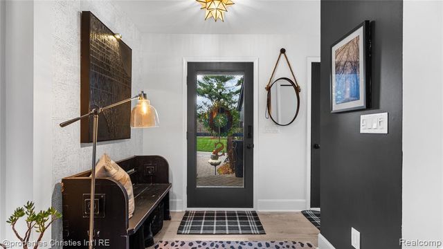 4301 Heatherwood Drive, Milford, MI 48381