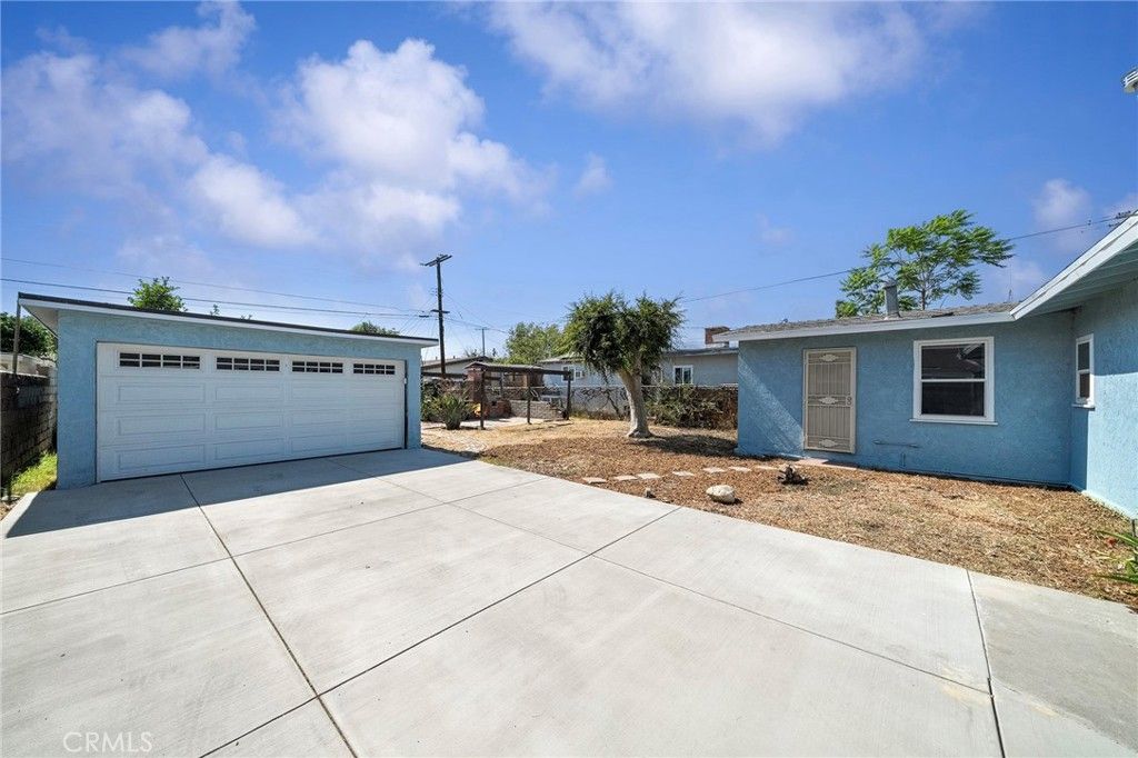 Image 20 of property listing at 543 N Angeleno Avenue, Azusa, CA 91702