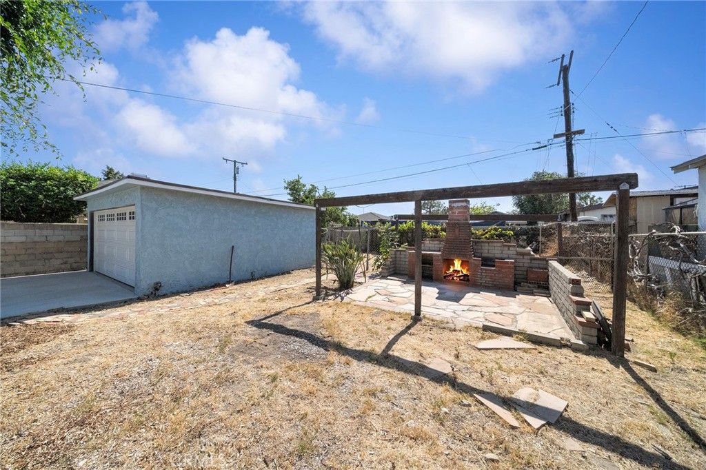 Image 21 of property listing at 543 N Angeleno Avenue, Azusa, CA 91702