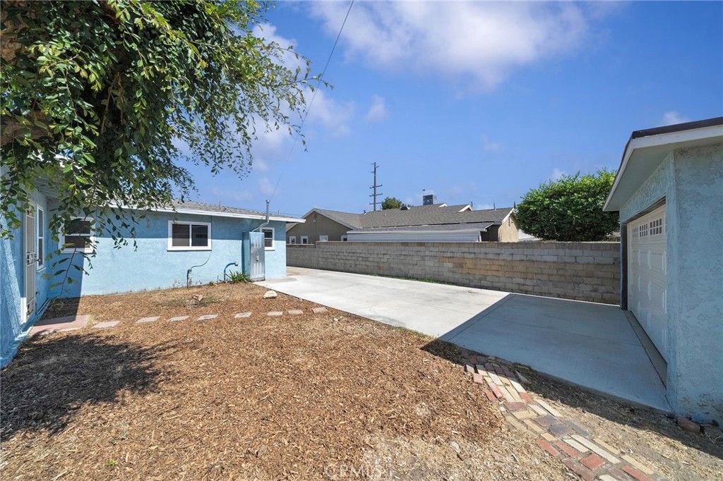 Image 23 of property listing at 543 N Angeleno Avenue, Azusa, CA 91702