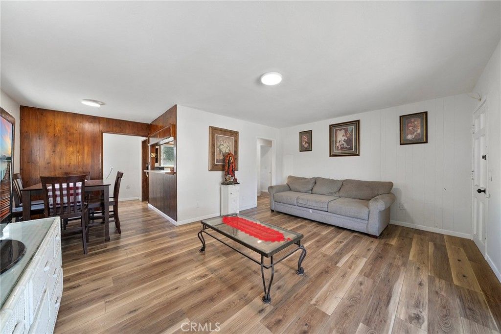 Image 5 of property listing at 543 N Angeleno Avenue, Azusa, CA 91702