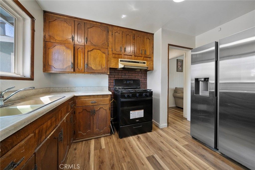 Image 9 of property listing at 543 N Angeleno Avenue, Azusa, CA 91702
