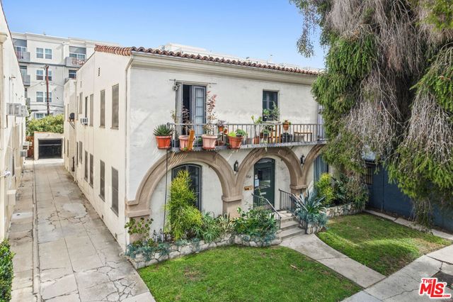 664 S Cloverdale Avenue, Los Angeles, CA 90036