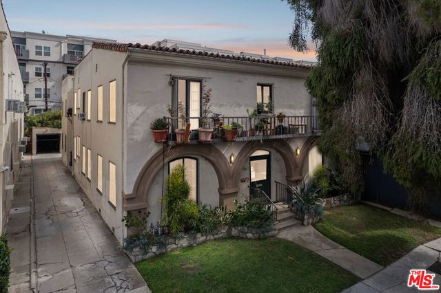 664 S Cloverdale Avenue, Los Angeles, CA 90036