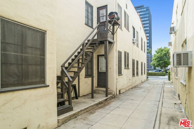 664 S Cloverdale Avenue, Los Angeles, CA 90036