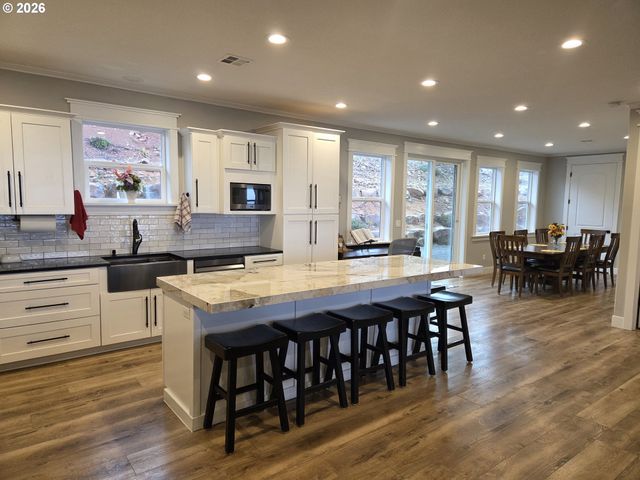 10855 KUBIN Rd Se, Lyons, OR 97358