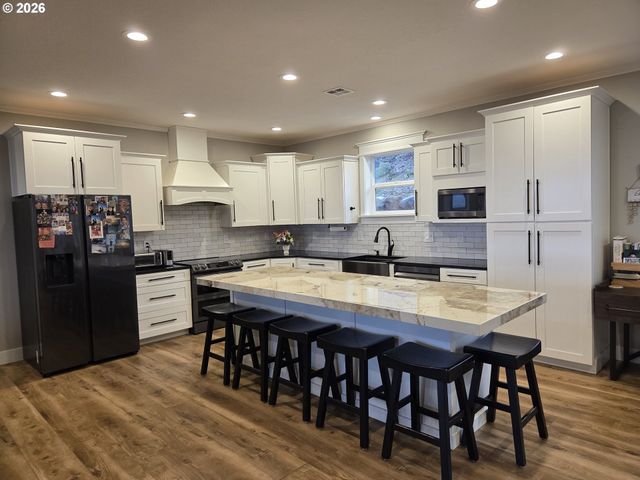 10855 KUBIN Rd Se, Lyons, OR 97358